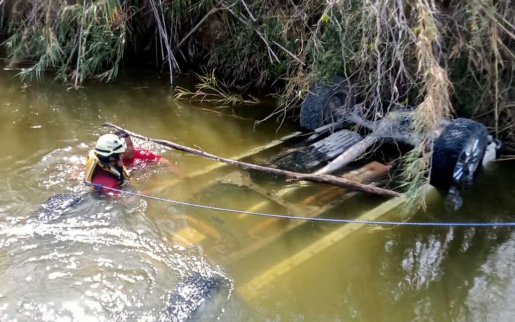 Encuentran 14 cadáveres en canal de riego en Nuevo León