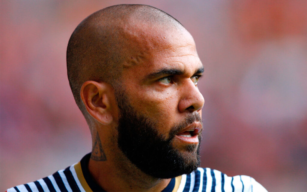 Encuentran ADN de Dani Alves en el cuerpo de la mujer que lo denunció