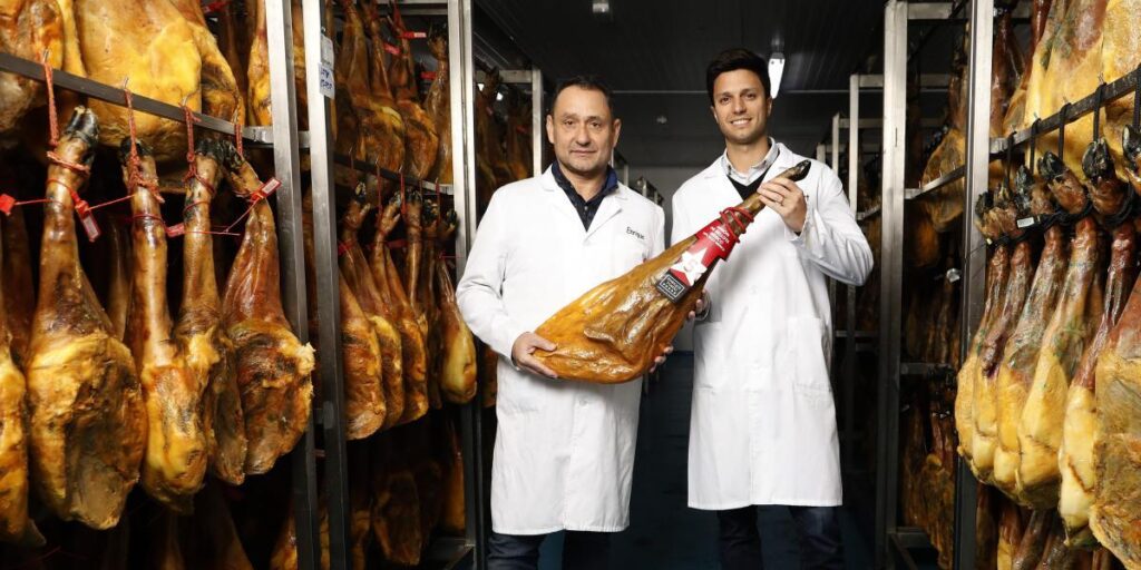 Enrique Tomás presenta el Club Glamurós con el mejor jamón del mundo
