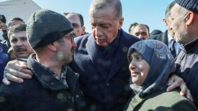 Erdogan pide “paciencia” ante las quejas por la tardanza en la ayuda y achaca el terremoto “a los planes del destino”
