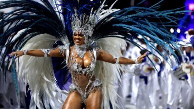 Escuelas de samba de élite desfilan por el Sambódromo | Galería