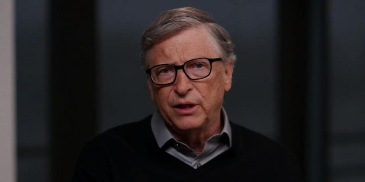 Este es el móvil que Bill Gates utiliza en su día a día: plegable y cuesta casi 2.000 euros