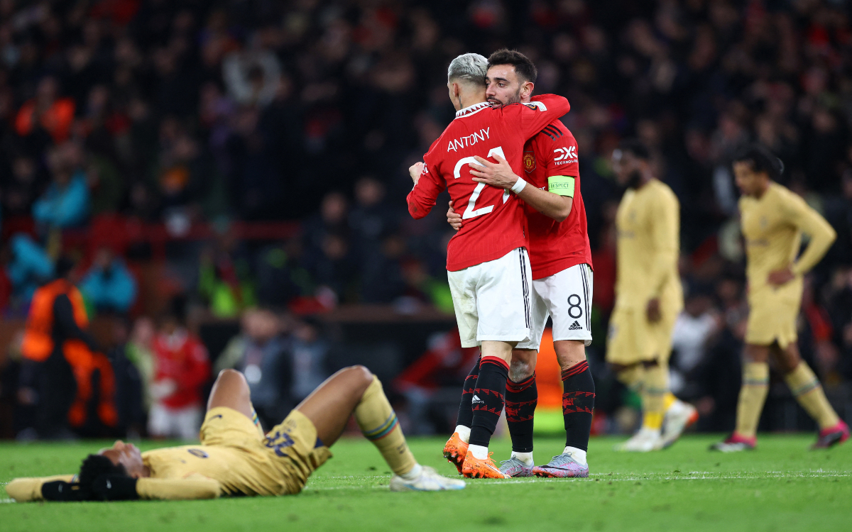 Europa League: Propinan diabólica voltereta y eliminación al Barsa en Old Trafford | Tuit