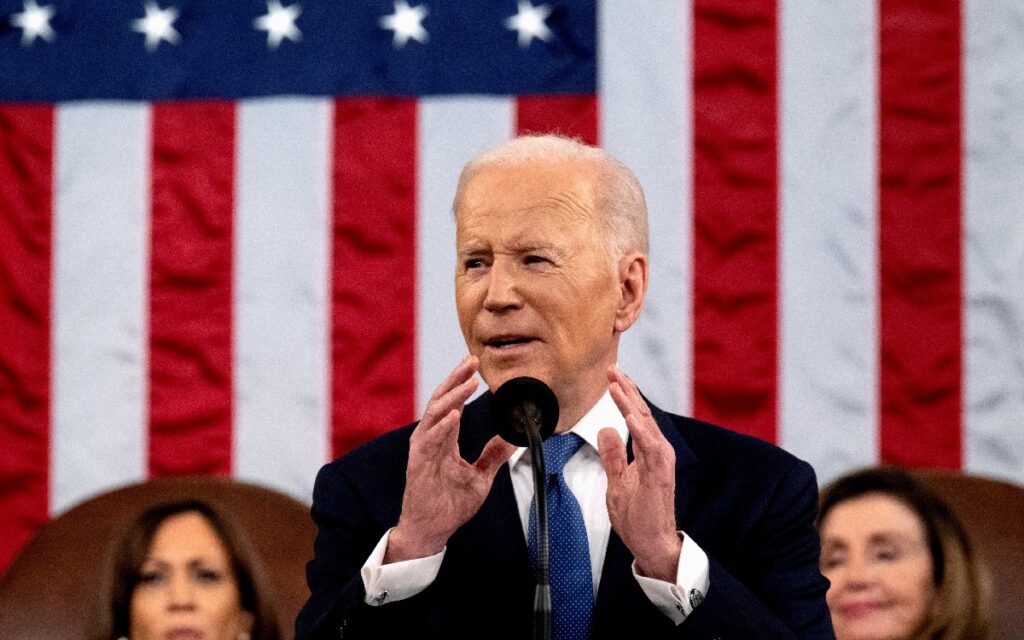 FBI busca más documentos clasificados en otra casa de Biden