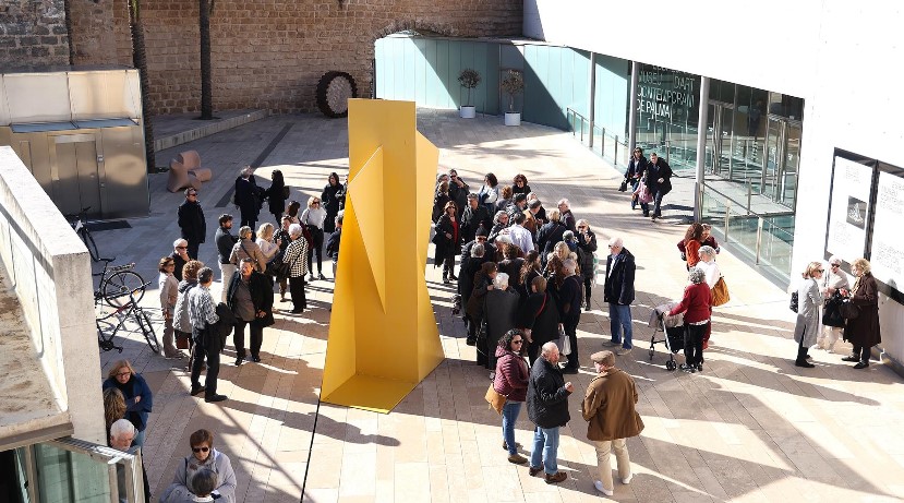 Familiares y amigos se despiden del cineasta mallorquín Agustí Villaronga en el Museo Es Baluard