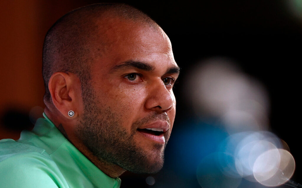 Fiscalía pide que Dani Alves siga en prisión