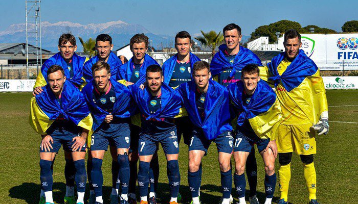 Futbolistas rusos y ucranianos protagonizan pelea en un hotel turco