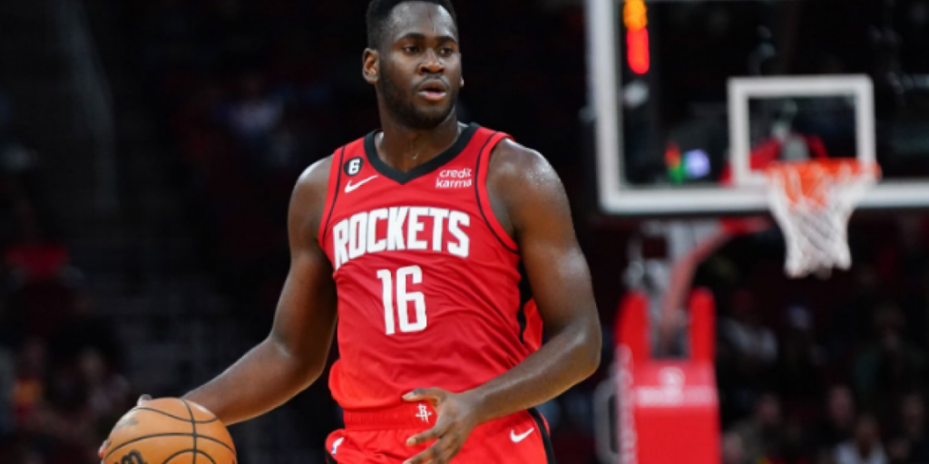 Garuba vuelve a contestar de manera contundente a su entrenador