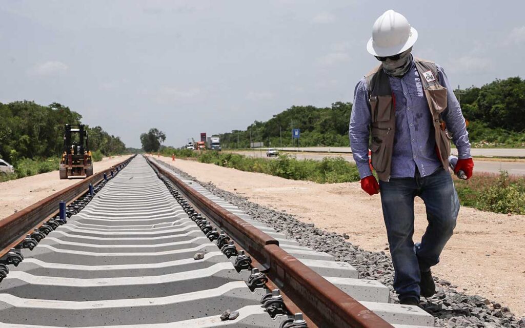 Gobierno mexicano aumentará su déficit fiscal por concluir obras prioritarias: Fitch