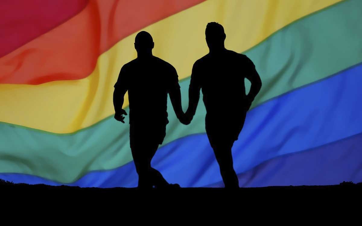 Iglesia de Inglaterra aprueba bendecir, pero no casar, a parejas homosexuales