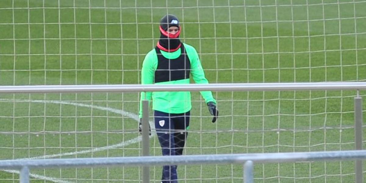 Iñigo Martínez da pasos en su recuperación