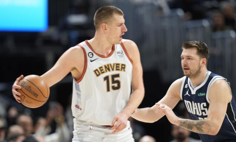 Irving deja solo a Doncic y Jokic alecciona a los Mavericks