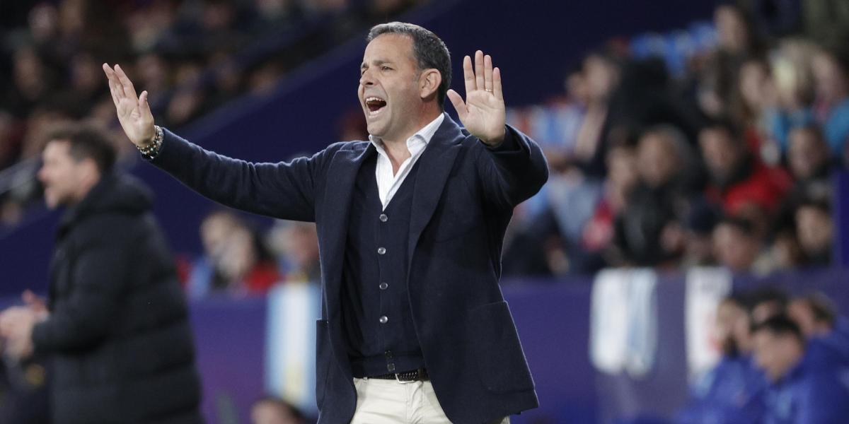 Javi Calleja: "Espero un ambiente un poco hostil"