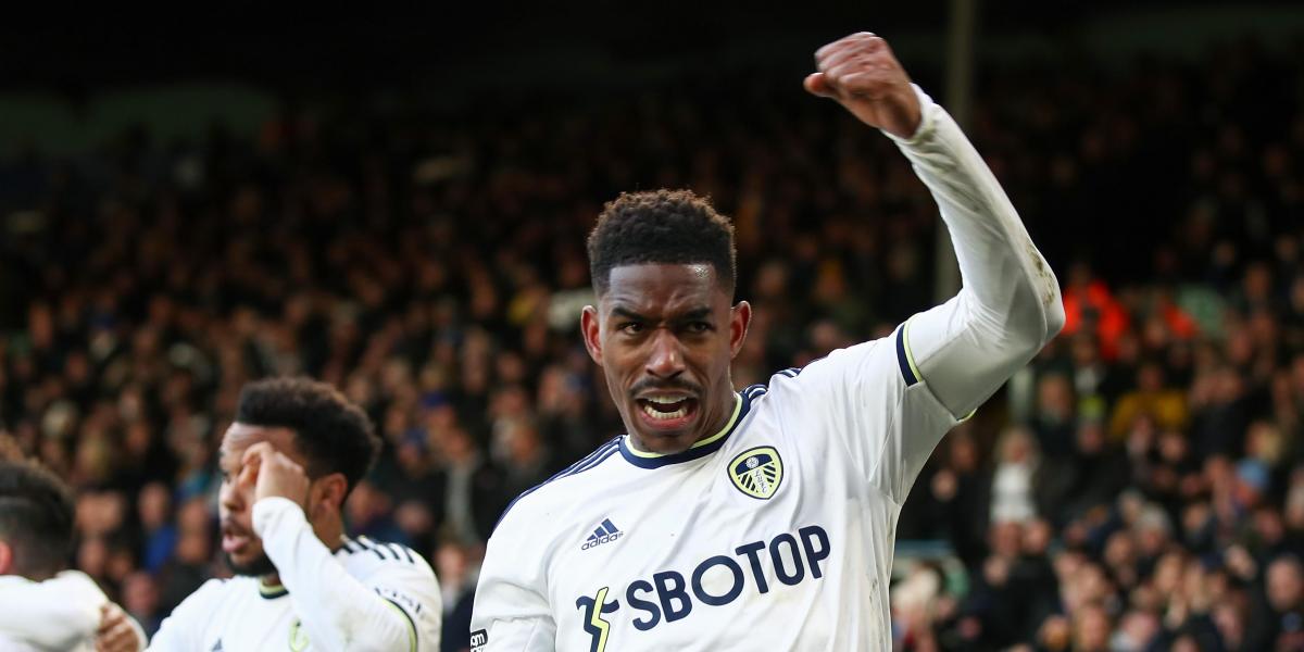 Javi Gracia se estrena en Leeds con victoria y sale del descenso