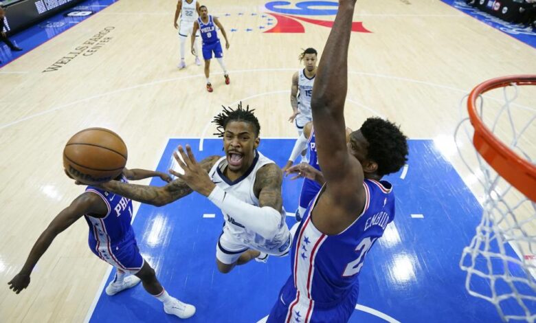 Joel Embiid aniquila a Ja Morant con el tapón más espectacular del año