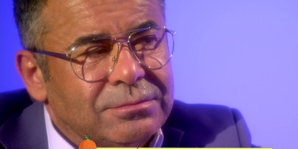 Jorge Javier Vázquez rompe a llorar en 'Sálvame' ante las confesiones de este colaborador