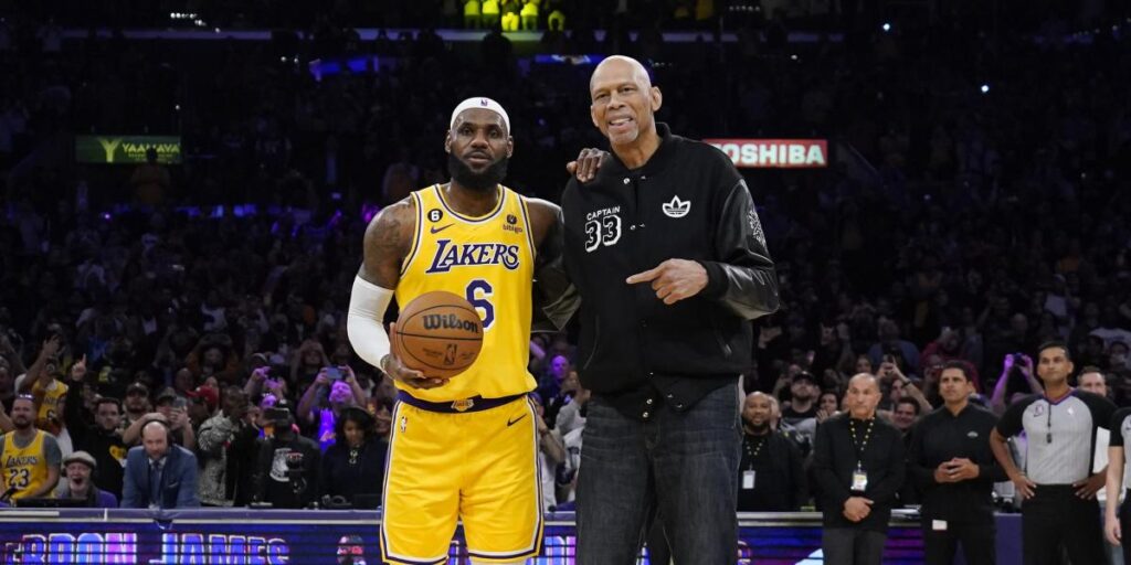 Kareem Abdul-Jabbar: "LeBron tiene esa esencia indefinible que llamamos liderazgo"