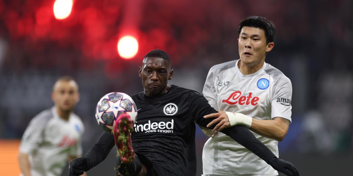 Kolo Muani se va a la calle tras este escalofriante pisotón