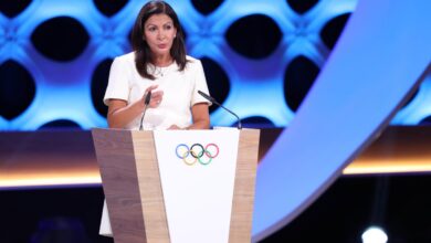 La alcaldesa de París no quiere atletas rusos en los Juegos Olímpicos 'si continúa la guerra'