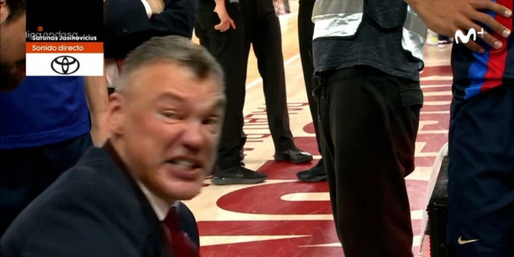 La enorme rajada de Saras en un tiempo muerto: "¡No puedes jugar por tu jodida cuenta!"