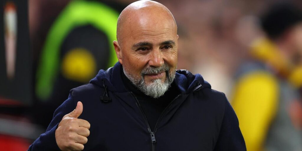 La expedición del Sevilla pone rumbo a Eindhoven