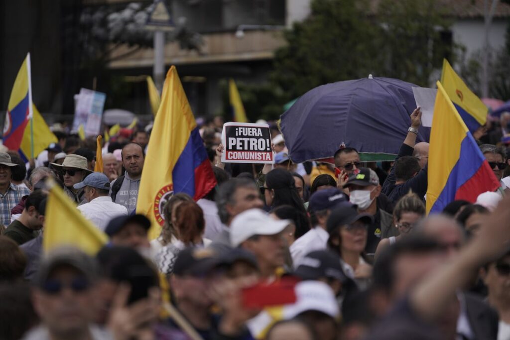 La oposición colombiana muestra su músculo en la calle: “Esta vez le ganamos a Petro”