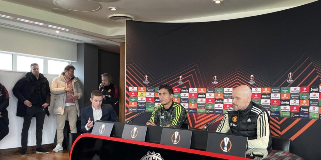 La presencia de Van Persie junto a Ten Hag genera expectativa en Manchester