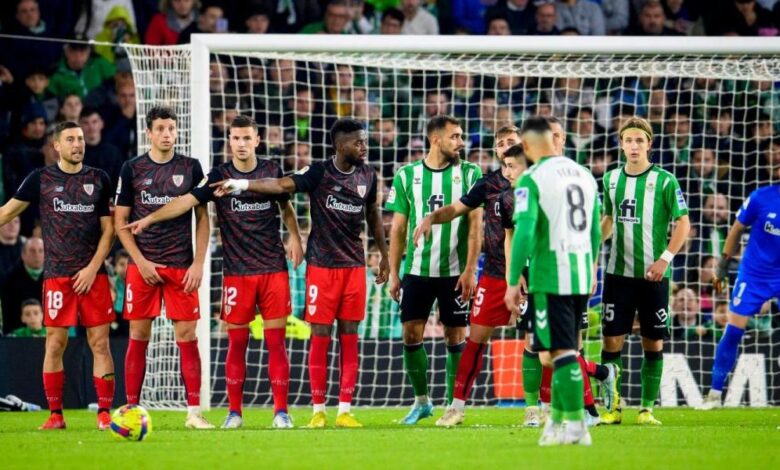 La zaga del Athletic tiene defensa