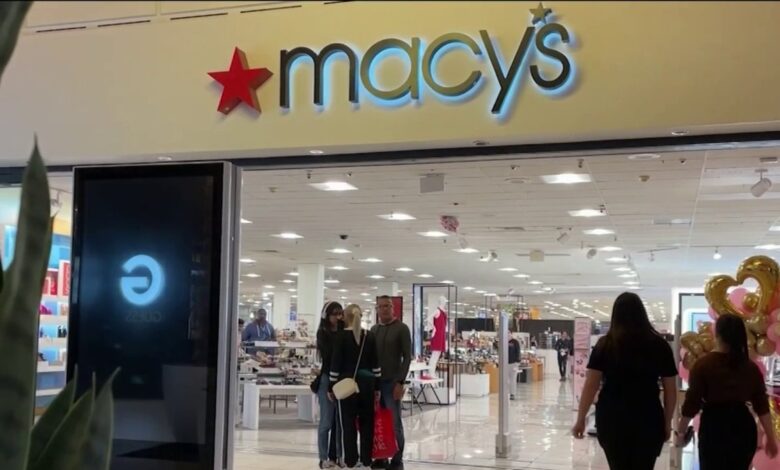 Ladrones se llevan $500,000 en joyas, perfumes en Macy’s de Hialeah