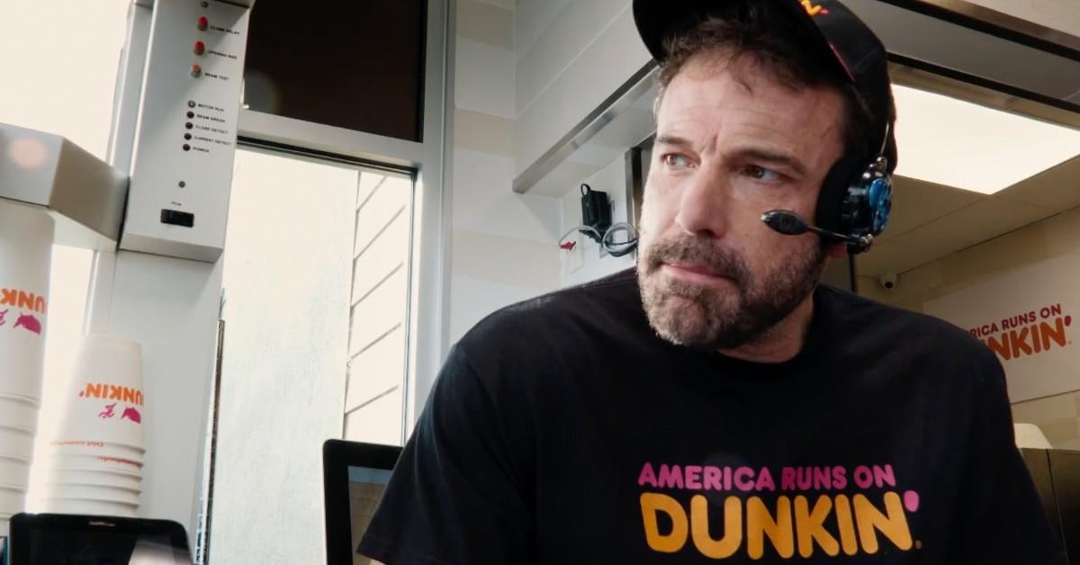 Lanzan comercial de Ben Affleck para el Super Bowl de Dunkin