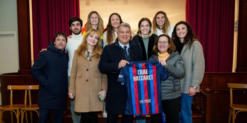 Laporta y las cracks del Barça visitan a menores en riesgo