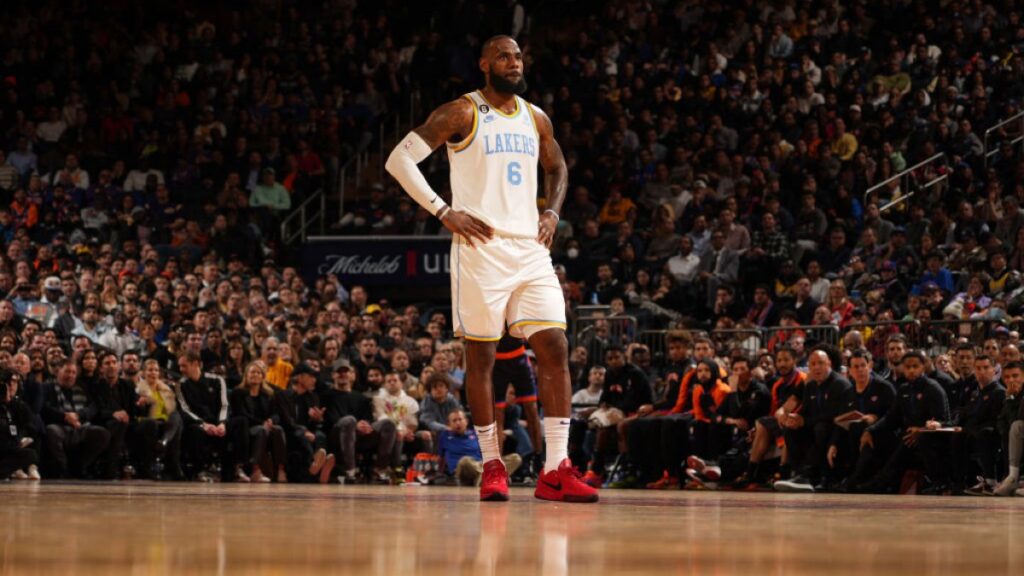 LeBron James se acerca al récord como el máximo anotador en la historia de la NBA