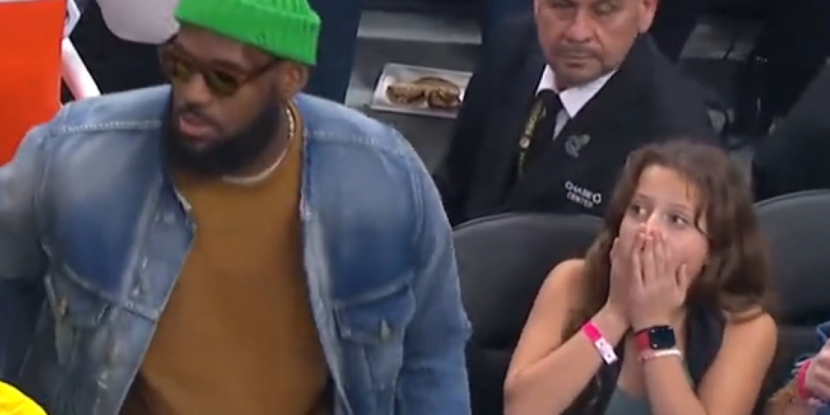 LeBron se sienta al lado de una aficionada y pasa esto: "¡El mejor momento de mi vida!"