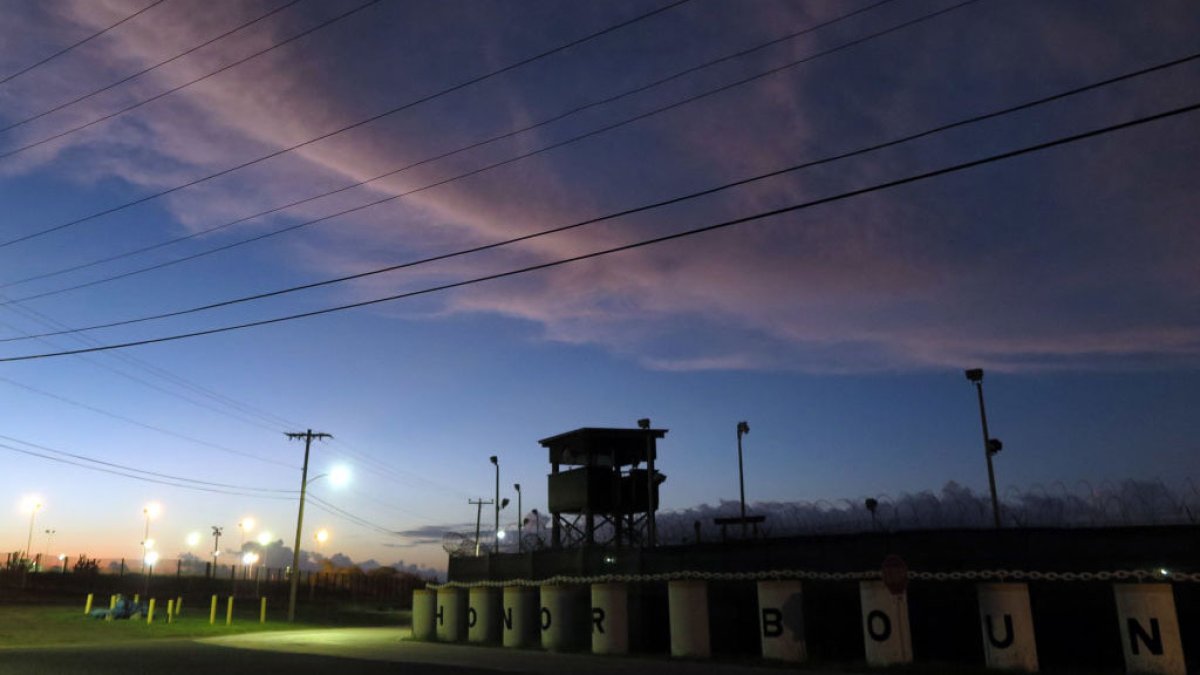 Liberan a dos hermanos paquistaníes tras dos décadas en Guantánamo