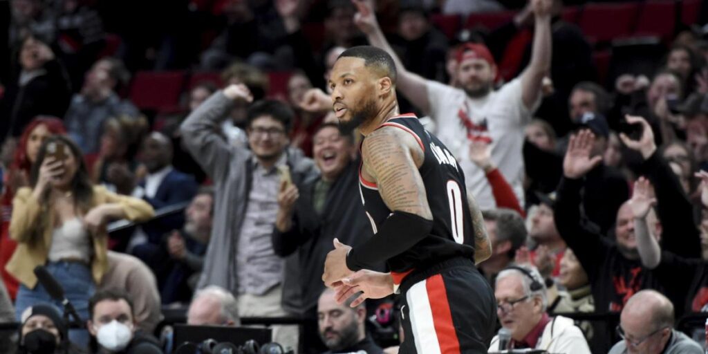Lillard explota con 71 puntos de récord