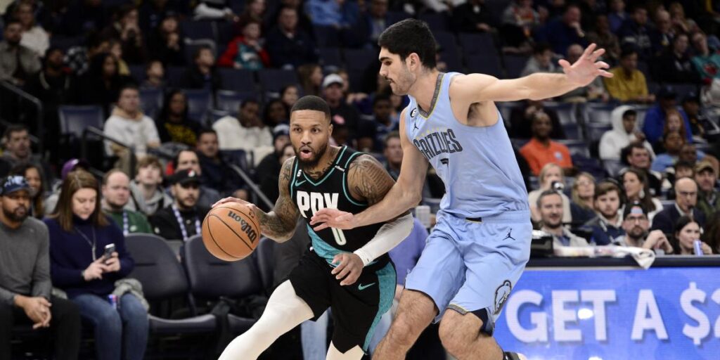 Lillard le recuerda quien manda a Morant