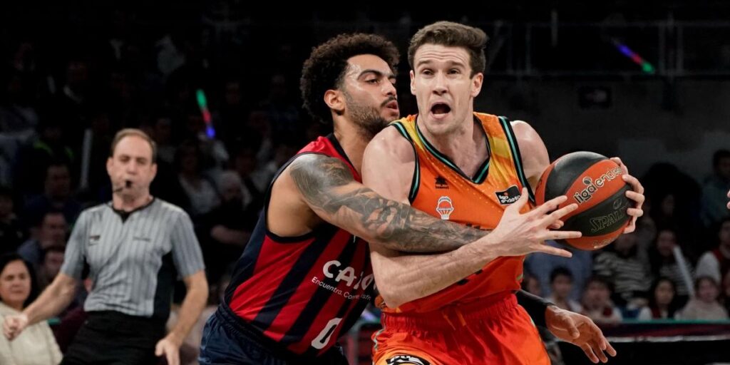 López-Arostegui viaja a Atenas y Mumbrú deberá hacer un descarte