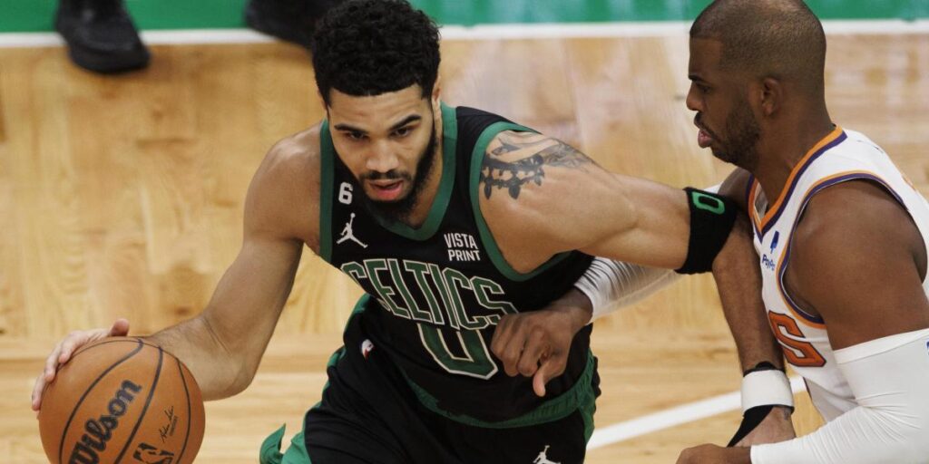 Los Suns refrescan en Boston y ante un horrible Tatum su candidatura al anillo