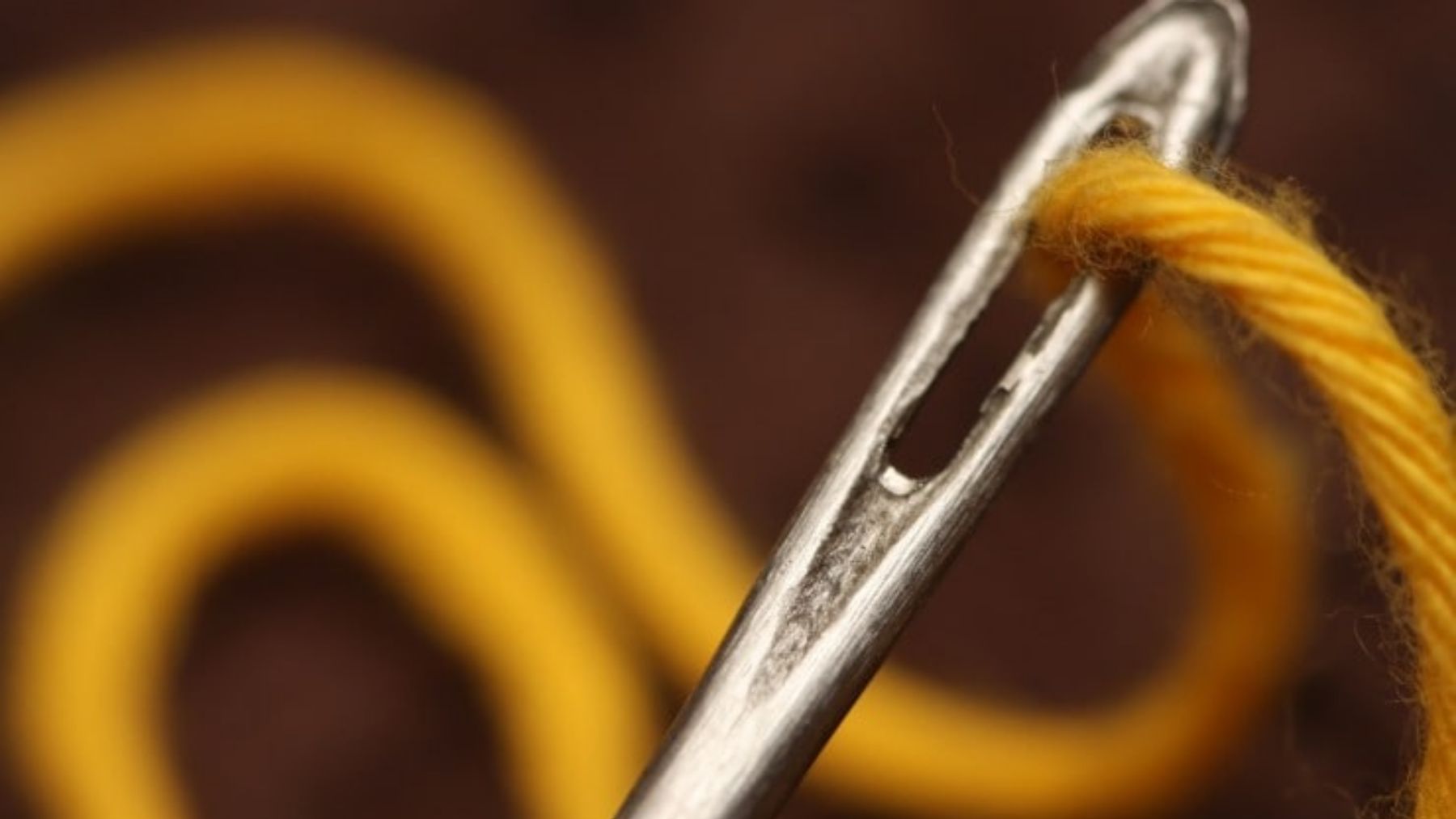 Los trucos más sencillos para enhebrar una aguja en cuestión de segundos