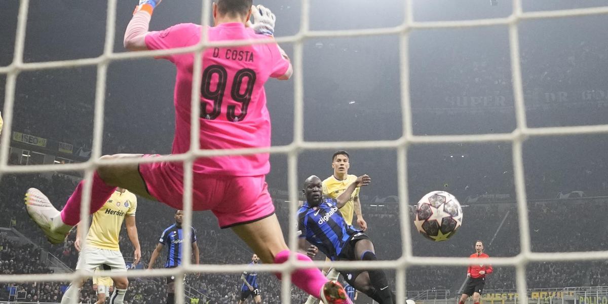 Lukaku vale su peso en oro pero solo si está bien