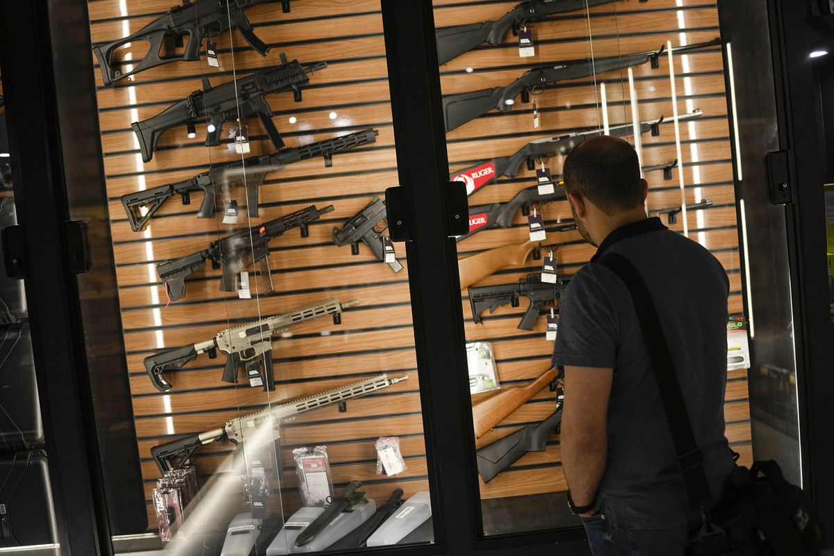 Lula intenta controlar la explosión de armas en manos de privados de la era Bolsonaro