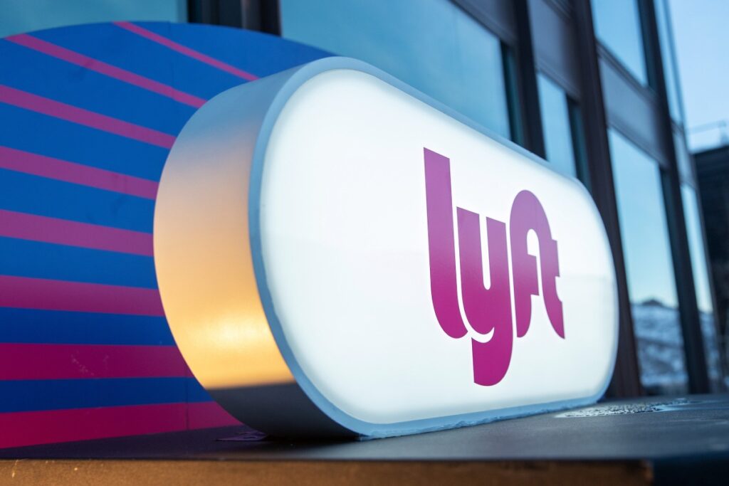 Lyft está cobrando a los pasajeros tarifas por tiempo de espera, pero los conductores no están cosechando las recompensas