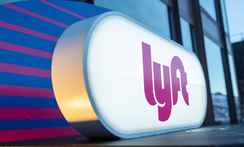 Lyft está cobrando a los pasajeros tarifas por tiempo de espera, pero los conductores no están cosechando las recompensas