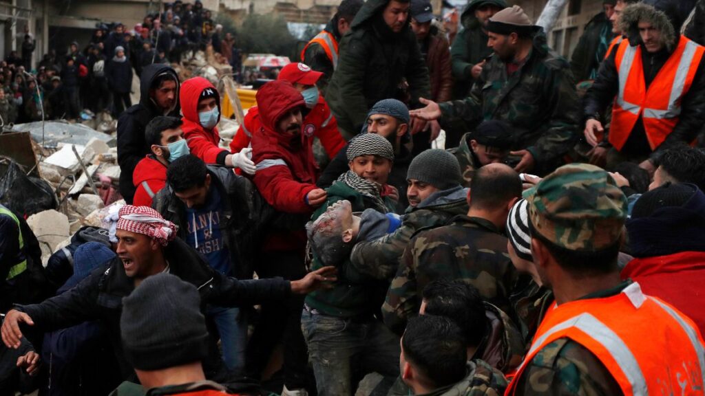 Más de 1.600 muertos en Turquía y Siria tras un terremoto de magnitud 7,8