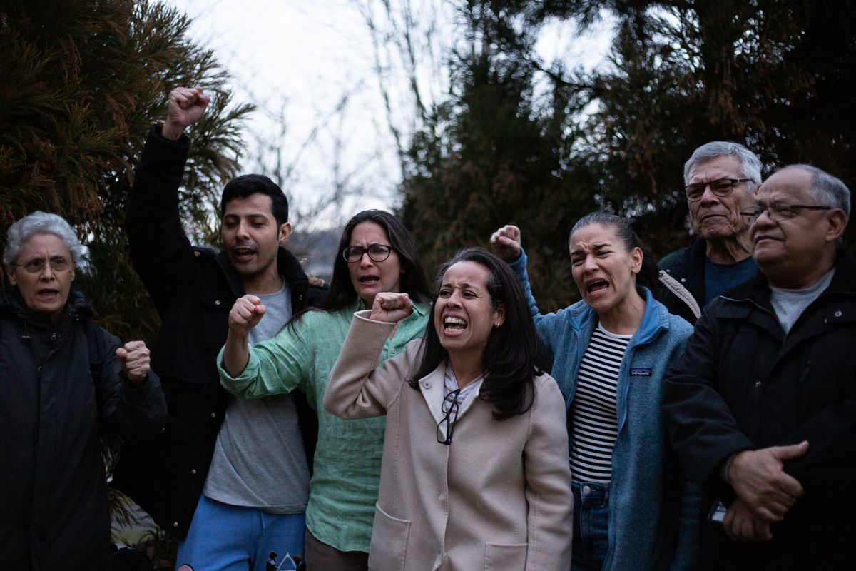 Más de 450 intelectuales divulgan un manifiesto en apoyo a los nicaragüenses desterrados por Ortega