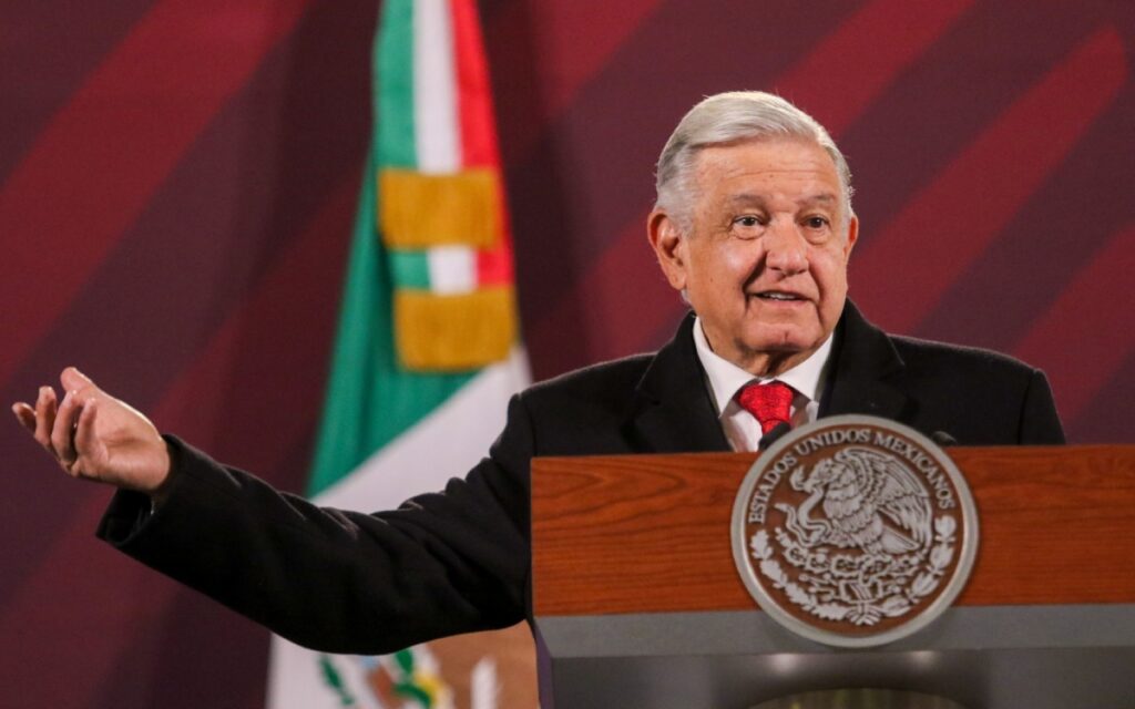 Me da gusto que Piña se haya quedado sentada en ceremonia: AMLO