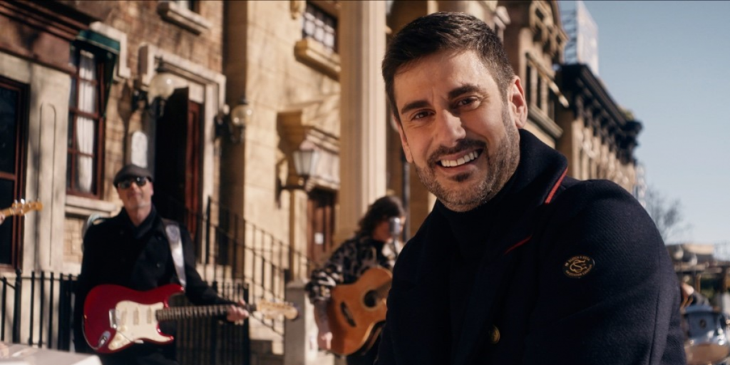 Melendi celebra 20 años de carrera con la canción autobiográfica 'Gracias por venir'