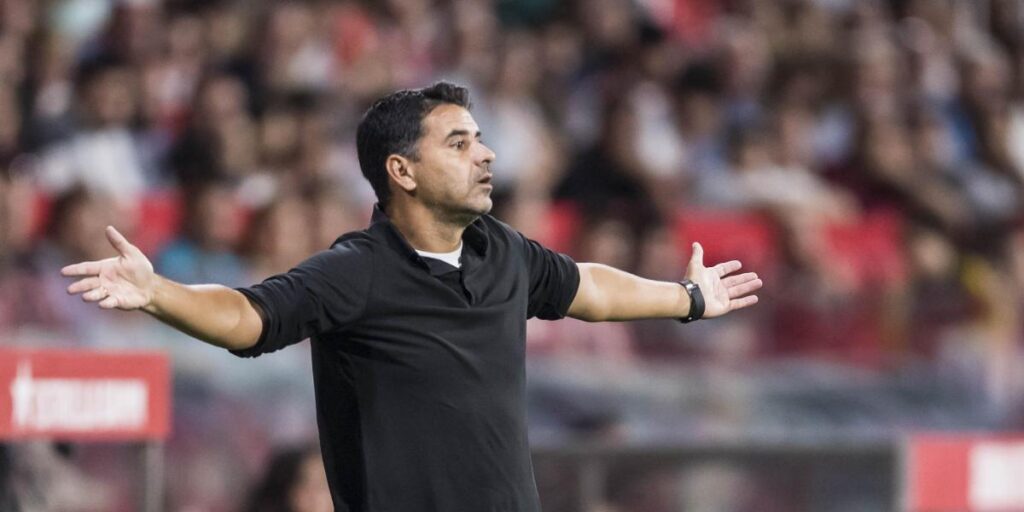 Míchel: “Hay que mirar hacia arriba, estamos a siete de Europa”