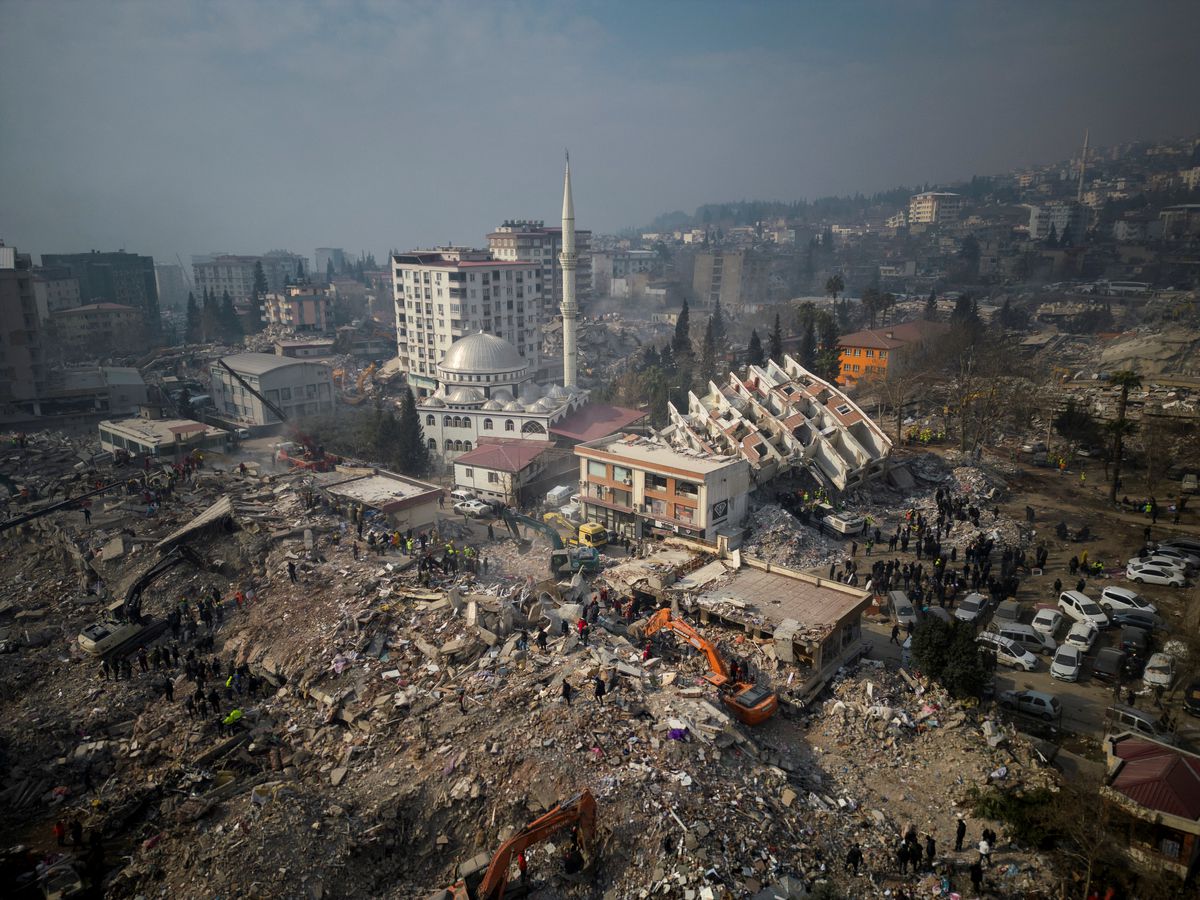 Miedo, milagros y desesperanza en la zona cero del terremoto