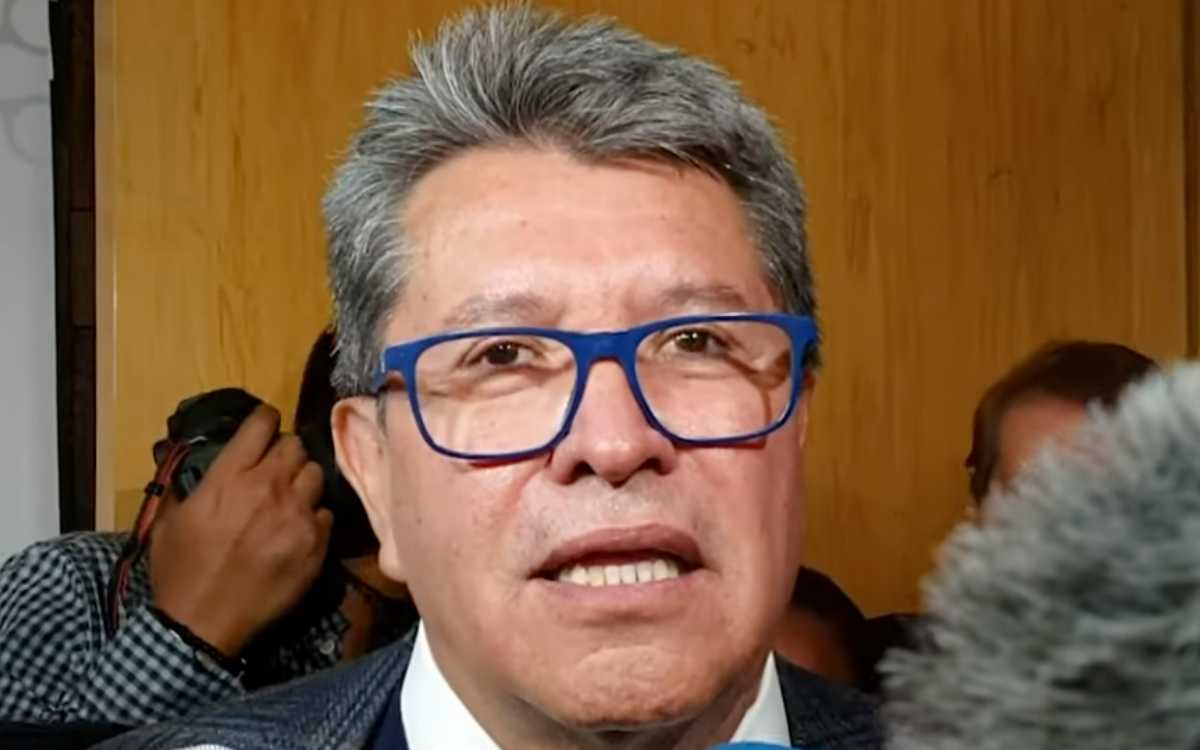 Monreal dice que no confía en que Morena haga la encuesta